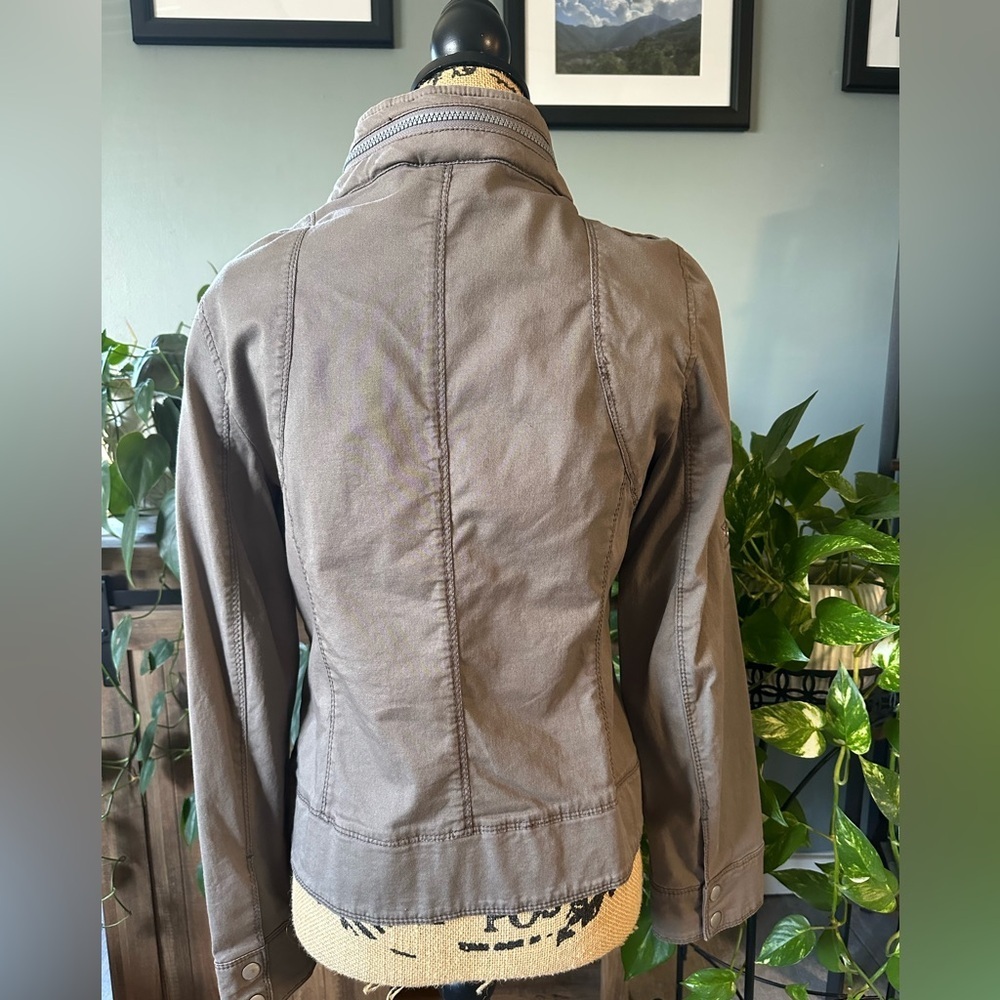 Express light brown utility jacket. - Picture 2 of 7